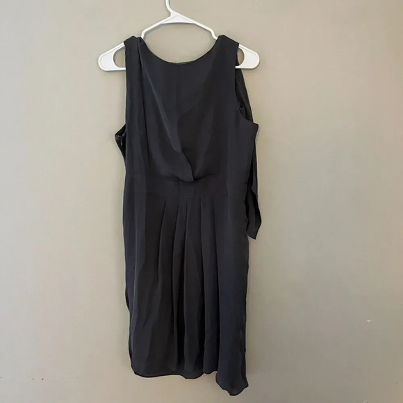 Cynthia Steffe Women Dark Gray Silk Shift Dress 10 Pleated Sleeveless Rhinestone - Picture 4 of 9